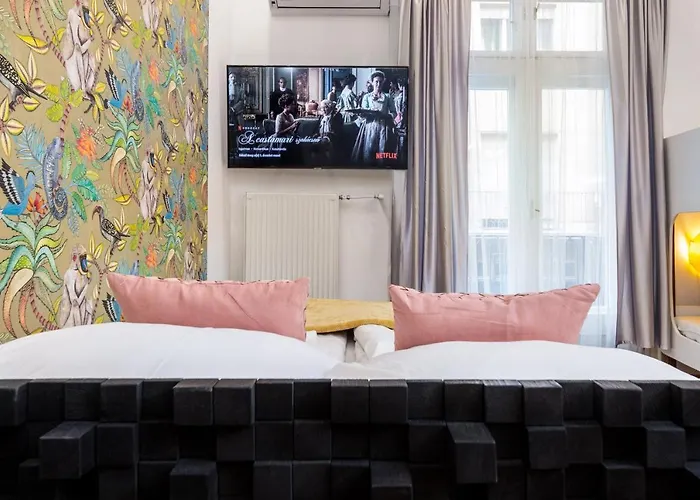 Economy Downtown Design - Free Parking - Balcony - Super Puplic Transport - Ac Apartament *