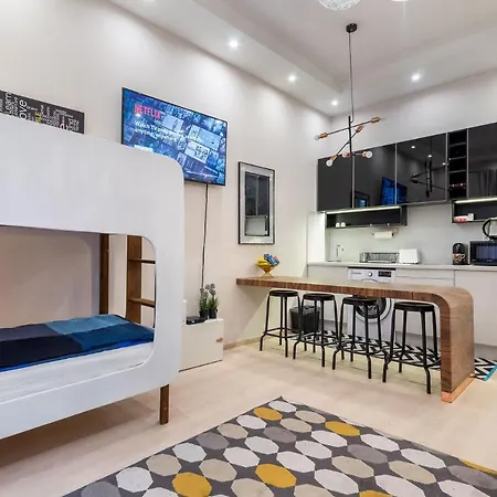 Economy Downtown Design - Free Parking - Balcony - Super Puplic Transport - Ac Apartment Budapest