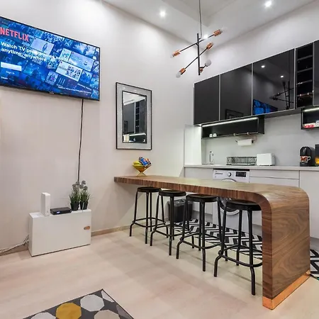 Economy Downtown Design - Free Parking - Balcony - Super Puplic Transport - Ac *