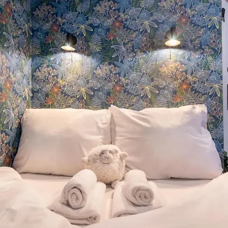 Economy Downtown Design - Free Parking - Balcony - Super Puplic Transport - Ac * Budapest
