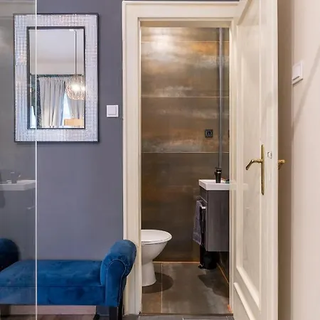 Economy Downtown Design - Free Parking - Balcony - Super Puplic Transport - Ac * Budapest