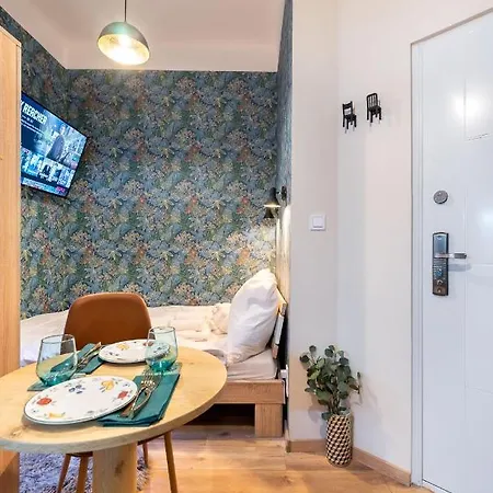 Economy Downtown Design - Free Parking - Balcony - Super Puplic Transport - Ac *