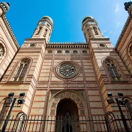 Economy Downtown Design - Free Parking - Balcony - Super Puplic Transport - Ac Apartment Budapest