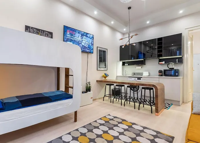 Economy Downtown Design - Free Parking - Balcony - Super Puplic Transport - Ac Lejlighed Budapest