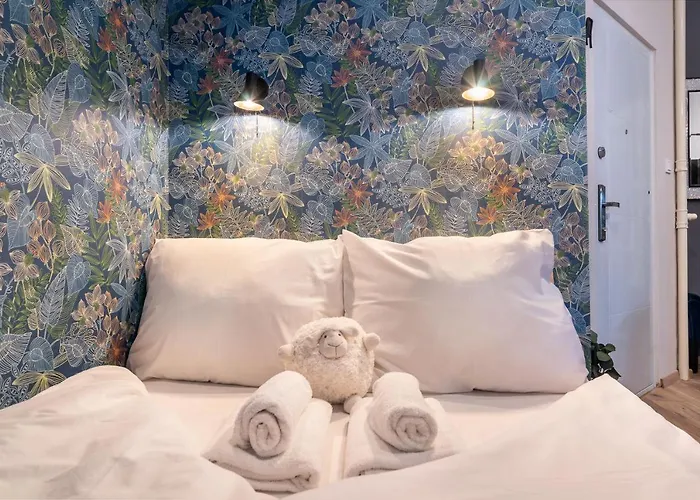 Economy Downtown Design - Free Parking - Balcony - Super Puplic Transport - Ac * Budapest