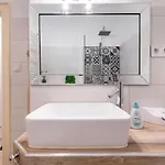 Economy Downtown Design - Free Parking - Balcony - Super Puplic Transport - Ac Budapest
