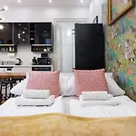 Economy Downtown Design - Free Parking - Balcony - Super Puplic Transport - Ac * Budapest