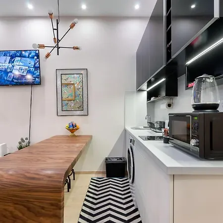 公寓 Economy Downtown Design - Free Parking - Balcony - Super Puplic Transport - Ac *